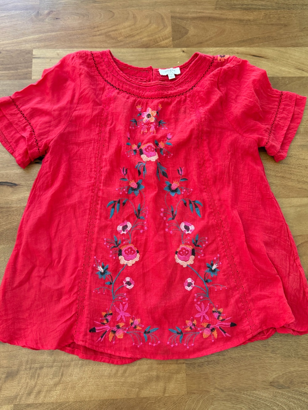 Umgee Red Short-Sleeve Floral Embroidered Blouse w/ Lace Trim Size Small